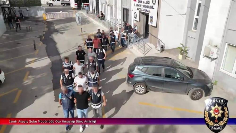 Uluslararası ’change’ şebekesine İzmir merkezli operasyonda 4 tutuklama
